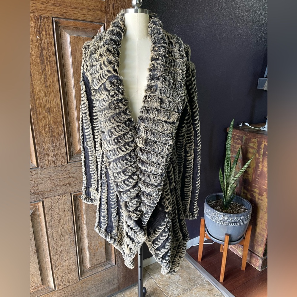 Cozy rabbit Fur Trim Open Front Women's Sweater Cardigan - Black & Cream